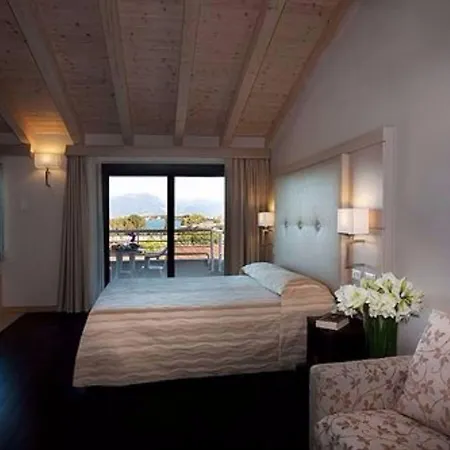 Porto Azzurro 3*