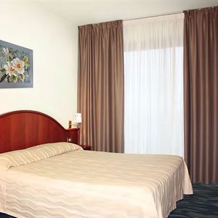 Porto Azzurro Hotel Sirmione