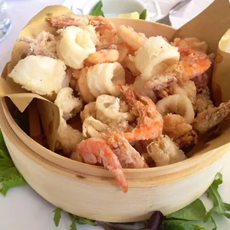 Porto Azzurro فندق