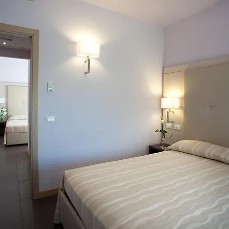 فندق Porto Azzurro 3*