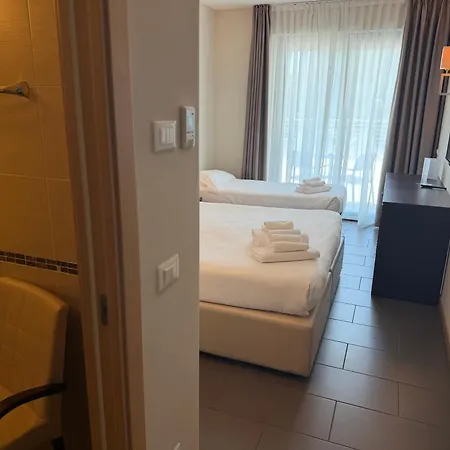 Porto Azzurro 3*