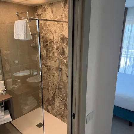 Porto Azzurro 3* سيرمِيوني