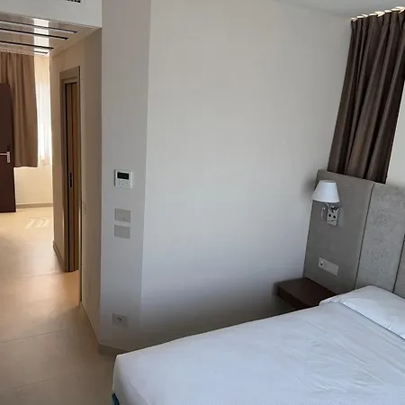 Porto Azzurro 3*