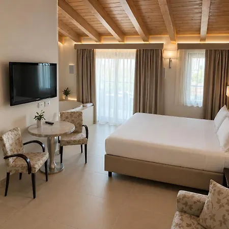 Porto Azzurro فندق 3*