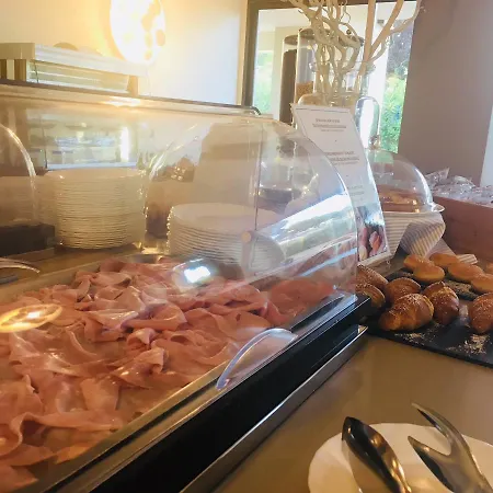 Porto Azzurro Hotel 3*