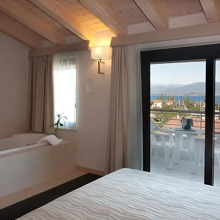 Porto Azzurro ホテル 3*