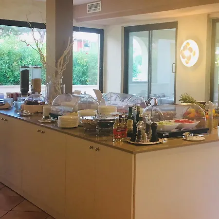 ホテル Porto Azzurro